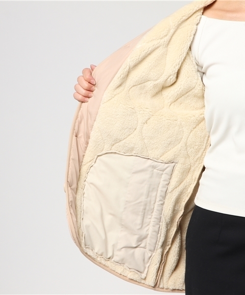 LBC(エルビーシー)の「裏ボアキルトジャケット (ブルゾン・レディース・ダークグリーン/ピンクベージュ・MEDIUM/LARGE)」の11枚目の写真