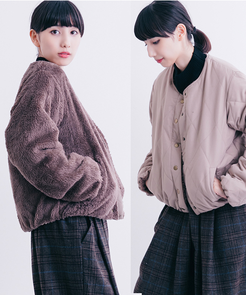 MERLOT（メルロー）の「ピーチ×ボアリバーシブルジャケット000-6527（ダウンジャケット/コート・レディース・ブラック/ベージュ/カーキ・FREE）」の2枚目の写真