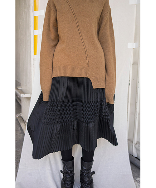 ZUCCa（ズッカ）の「プリーツタフタ（スカート・レディース・ブラック/ダークグレー・M/M size）」の2枚目の写真