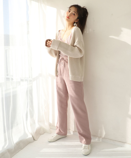 one after another NICE CLAUP(ワンアフターアナザーナイスクラップ)の「レース付きぎゅっとカーディガン(カーディガン/ボレロ・レディース・ブラック/ベージュ/オフホワイト/ピンク・FREE)」の22枚目の写真