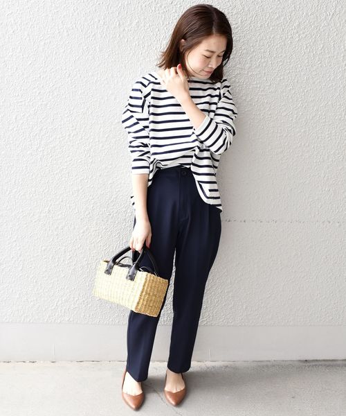 SHIPS Days(シップスデイズ)の「SHIPS Days STANDARD:タックテーパードパンツ◇(その他パンツ・レディース・ネイビー/キャメル/チャコールグレー・LARGE/MEDIUM/SMALL)」の7枚目の写真