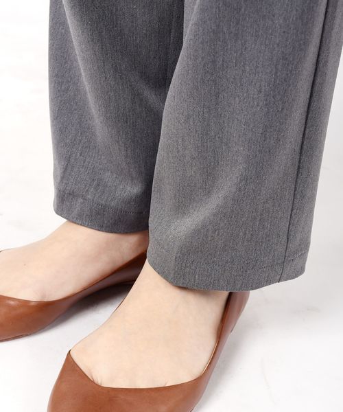 SHIPS Days(シップスデイズ)の「SHIPS Days STANDARD:タックテーパードパンツ◇(その他パンツ・レディース・ネイビー/キャメル/チャコールグレー・LARGE/MEDIUM/SMALL)」の8枚目の写真