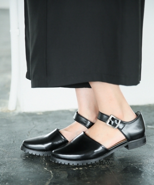 LEPSIM（レプシィム）の「ワンストラップマニッシュ　803038（その他シューズ・レディース・ブラック/ワインレッド・SMALL/MEDIUM/LARGE）」の2枚目の写真