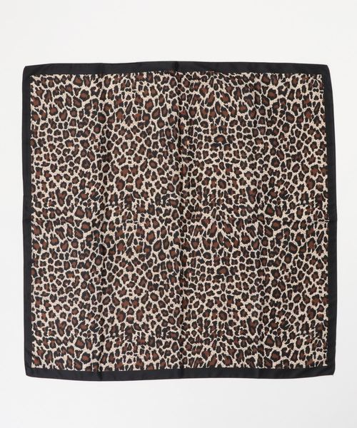 Khaju（カージュ）の「Khaju:レオパードスカーフ（バンダナ/スカーフ・レディース・ブラック/ワイン・ONE SIZE）」の3枚目の写真