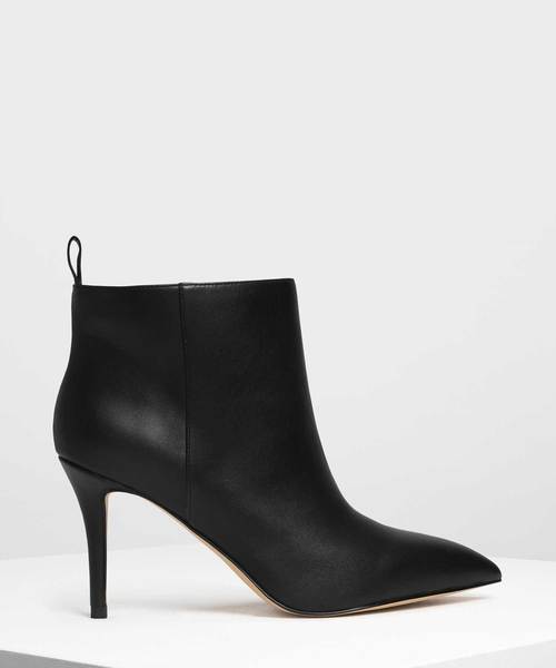 CHARLES & KEITH(チャールズ & キース)の「ポインテッド アンクルブーツ / Pointed Ankle Boots(ブーツ・レディース・ブラック/オフホワイト/ブラック系その他2・23cm/23.5cm/24.5cm/25cm)」の2枚目の写真