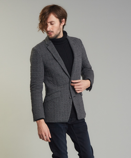 5351 POUR LES HOMMES(ゴーサンゴーイチプールオム)の「シングルノッチキルティングジャケット(テーラードジャケット・メンズ・ブラック/ネイビー・44/46/48)」の8枚目の写真