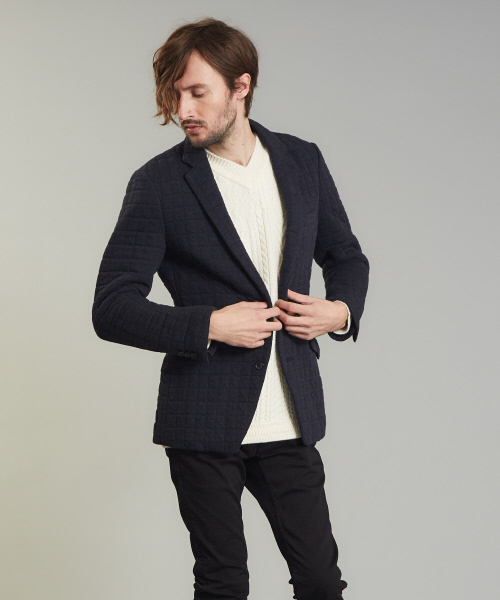 5351 POUR LES HOMMES(ゴーサンゴーイチプールオム)の「シングルノッチキルティングジャケット(テーラードジャケット・メンズ・ブラック/ネイビー・44/46/48)」の18枚目の写真