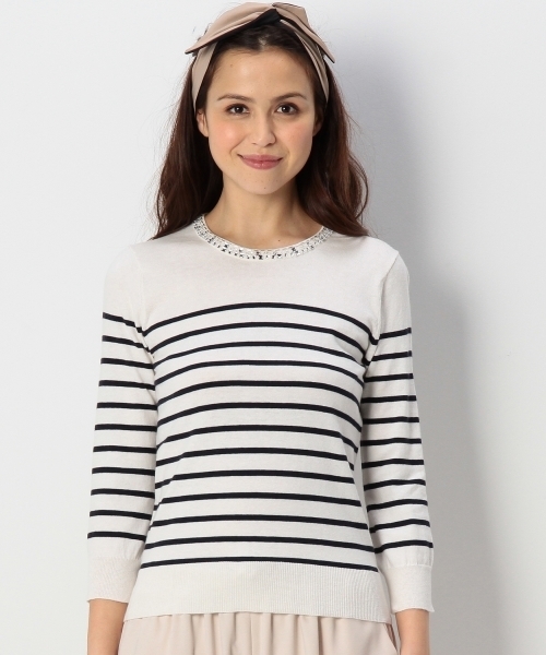 Jewel Changes(ジュエルチェンジズ)の「JCT 装飾付き クルーネック プルオーバー / スプリングニット(ニット/セーター・レディース・オフホワイト/グレー/その他1・フリー)」の6枚目の写真