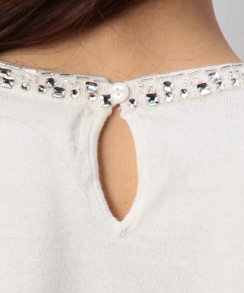 Jewel Changes(ジュエルチェンジズ)の「JCT 装飾付き クルーネック プルオーバー / スプリングニット(ニット/セーター・レディース・オフホワイト/グレー/その他1・フリー)」の4枚目の写真