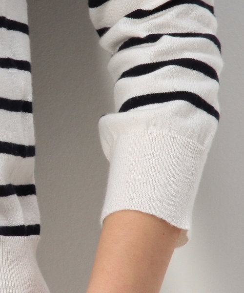 Jewel Changes(ジュエルチェンジズ)の「JCT 装飾付き クルーネック プルオーバー / スプリングニット(ニット/セーター・レディース・オフホワイト/グレー/その他1・フリー)」の5枚目の写真