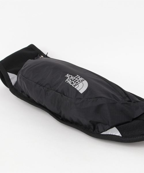 THE NORTH FACE（ザノースフェイス）の「ザ ノース フェイス ROAD RUNNER（ボディバッグ/ウエストポーチ・メンズ・ブラック・ONE SIZE）」の2枚目の写真