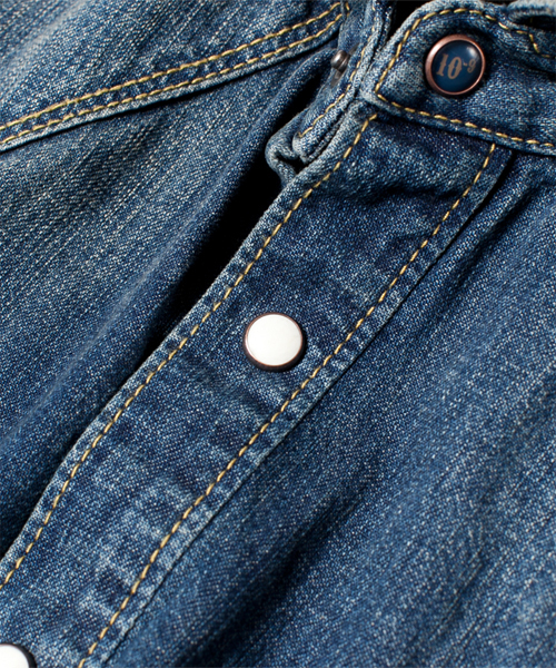 NANO universe(ナノユニバース)の「8ozヴィンテージデニムシャツ(シャツ/ブラウス・メンズ・サックスブルー/ブルー/インディゴブルー・X-LARGE/MEDIUM/SMALL/LARGE)」の17枚目の写真