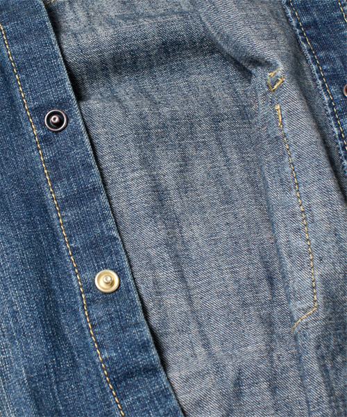 NANO universe(ナノユニバース)の「8ozヴィンテージデニムシャツ(シャツ/ブラウス・メンズ・サックスブルー/ブルー/インディゴブルー・X-LARGE/MEDIUM/SMALL/LARGE)」の6枚目の写真