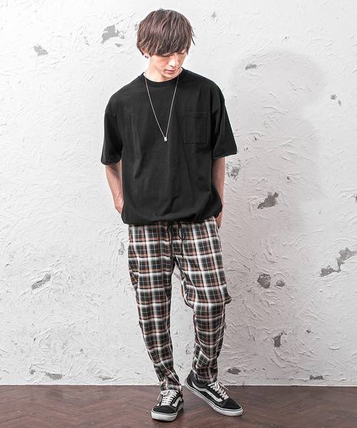 MinoriTY(マイノリティ)の「裾スピンドルビッグTシャツ(Tシャツ/カットソー・メンズ・オフホワイト/ベージュ/ブラック・FREE)」の5枚目の写真
