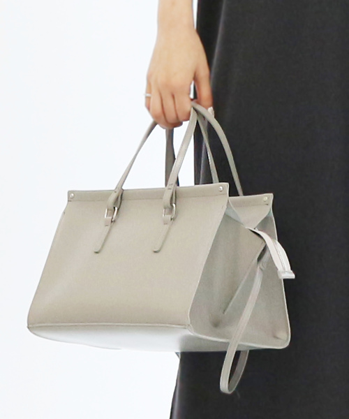 AMERICAN HOLIC(アメリカンホリック)の「スクエア2WAYトートバッグ*(トートバッグ・レディース・ブラック/ベージュ/グレー/オフホワイト・FREE)」の4枚目の写真