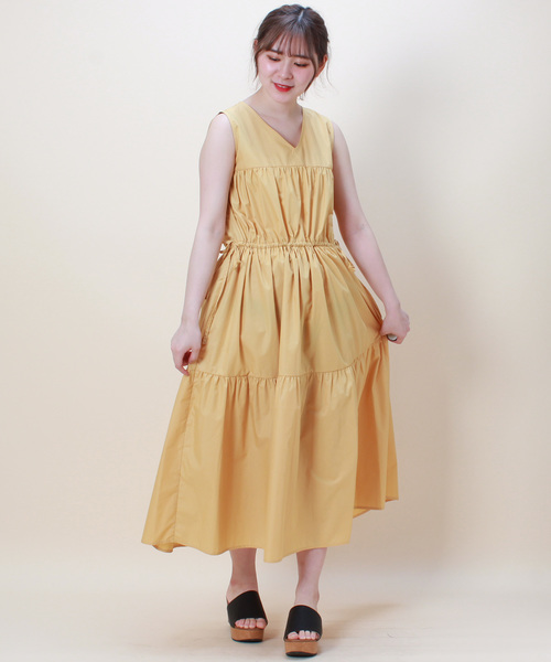 TRUDEA(トルディア)の「ティアードワンピース(ワンピース・レディース・ブラック/ベージュ/カーキ/ピンク/イエロー・MEDIUM)」の4枚目の写真