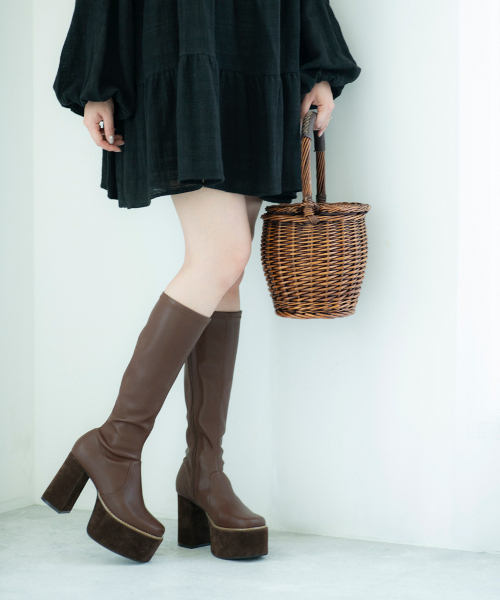 R&E（アールアンドイー）の「【R&E】チャンキーヒールロングブーツ（ブーツ・レディース・ブラック/ブラウン・S/M/L/LL）」の2枚目の写真