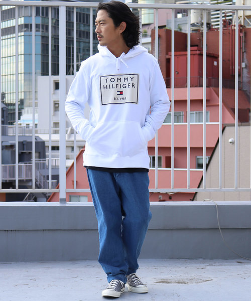 TOMMY HILFIGER（トミーヒルフィガー）の「Tommy Hilfiger/トミーヒルフィガー HOODIE　ボックスロゴプルオーバーパーカー（パーカー・メンズ・ホワイト/ダークネイビー・S/M/L/XL）」の13枚目の写真