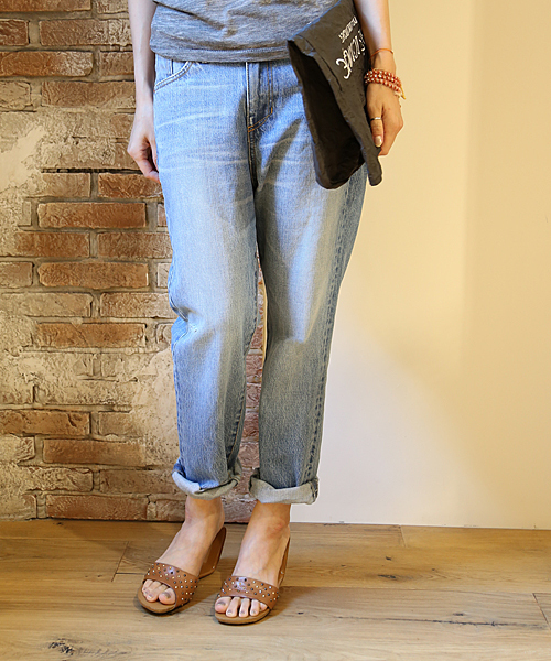 And A(アンドエー)の「BOY FRIEND DENIM (HOSU×artpeace by nowartt×And A)(デニムパンツ・レディース・チャコールグレー/ブルー・36/38)」の3枚目の写真