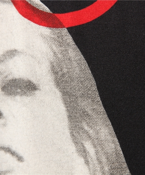 HYSTERIC GLAMOUR(ヒステリックグラマー)の「PROHIBITED pt UネックT-SH(Tシャツ/カットソー・メンズ・ホワイト/ブルー/ブラック・SMALL/LARGE/MEDIUM)」の4枚目の写真