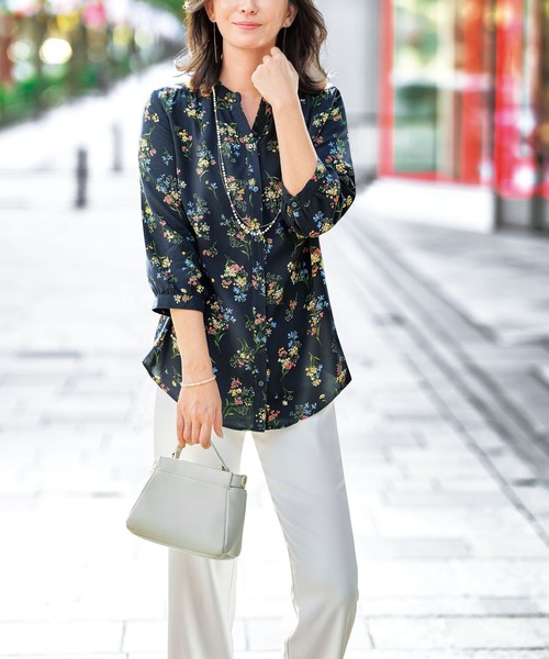 シャツ ブラウス レーヨン素材ギャザーデザインブラウス 花柄 上品 高級感 L レーヨン素材ギャザーデザインブラウス - ベルーナ公式