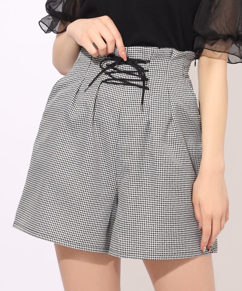 one after another NICE CLAUP（ワンアフターアナザーナイスクラップ）の「フロントレースアップショートパンツ（その他パンツ・レディース・ベージュ/ブラウン/ブラック系その他・FREE）」の2枚目の写真