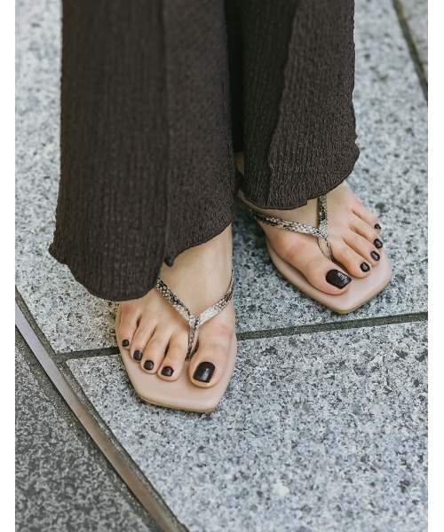 Re:EDIT（リエディ）の「[小さい/大きいサイズ有][軽量・滑り止め]シンプルビーチサンダル（サンダル・レディース・ブラック/シルバー/ゴールド/キャメル/グレイッシュベージュ/パイソン/ホワイト・SMALL/MEDIUM/LARGE/X-LARGE/XX-LARGE/X-SMALL/XXX-LARGE）」の13枚目の写真