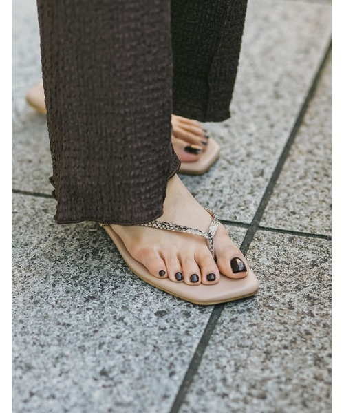 Re:EDIT（リエディ）の「[小さい/大きいサイズ有][軽量・滑り止め]シンプルビーチサンダル（サンダル・レディース・ブラック/シルバー/ゴールド/キャメル/グレイッシュベージュ/パイソン/ホワイト・SMALL/MEDIUM/LARGE/X-LARGE/XX-LARGE/X-SMALL/XXX-LARGE）」の14枚目の写真
