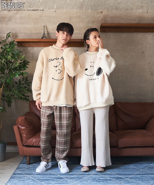 PEANUTS(ピーナッツ)の「PEANUTS スヌーピーフェイス刺繍ボアトレーナー(ルームウェア/パジャマ・レディース・オフホワイト/ベージュ/ホワイト系その他/ベージュ系その他/ホワイト系その他2/ホワイト系その他3/ベージュ系その他2/ピンク・M/L/LL/S)」の9枚目の写真