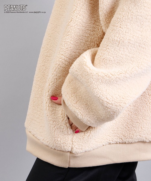 PEANUTS(ピーナッツ)の「PEANUTS スヌーピーフェイス刺繍ボアトレーナー(ルームウェア/パジャマ・レディース・オフホワイト/ベージュ/ホワイト系その他/ベージュ系その他/ホワイト系その他2/ホワイト系その他3/ベージュ系その他2/ピンク・M/L/LL/S)」の12枚目の写真