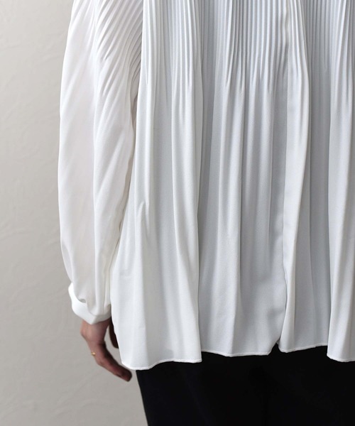 Eimee Law（エイミーロウ）の「消しプリーツスタンドカラーBL（シャツ/ブラウス・レディース・オフホワイト/ミント/ダークネイビー・38）」の14枚目の写真