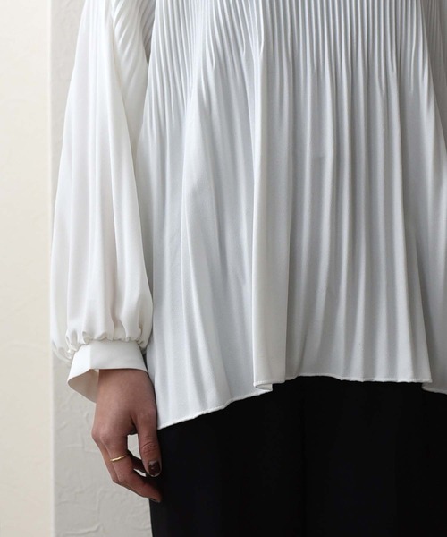 Eimee Law（エイミーロウ）の「消しプリーツスタンドカラーBL（シャツ/ブラウス・レディース・オフホワイト/ミント/ダークネイビー・38）」の13枚目の写真