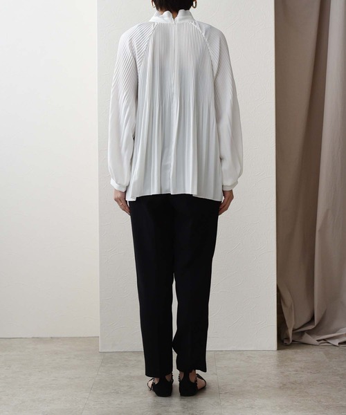 Eimee Law（エイミーロウ）の「消しプリーツスタンドカラーBL（シャツ/ブラウス・レディース・オフホワイト/ミント/ダークネイビー・38）」の17枚目の写真