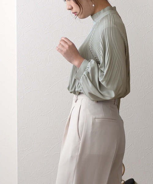 Eimee Law（エイミーロウ）の「消しプリーツスタンドカラーBL（シャツ/ブラウス・レディース・オフホワイト/ミント/ダークネイビー・38）」の19枚目の写真