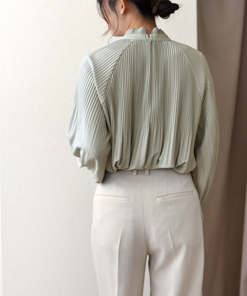 Eimee Law（エイミーロウ）の「消しプリーツスタンドカラーBL（シャツ/ブラウス・レディース・オフホワイト/ミント/ダークネイビー・38）」の20枚目の写真