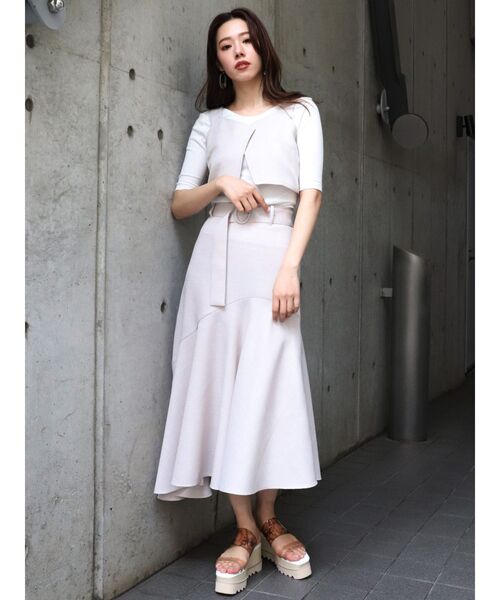 MURUA(ムルーア)の「ビスチェセットバックオープントップス(シャツ/ブラウス・レディース・グレー/ブラック/マスタード/アイボリー・FREE)」の7枚目の写真