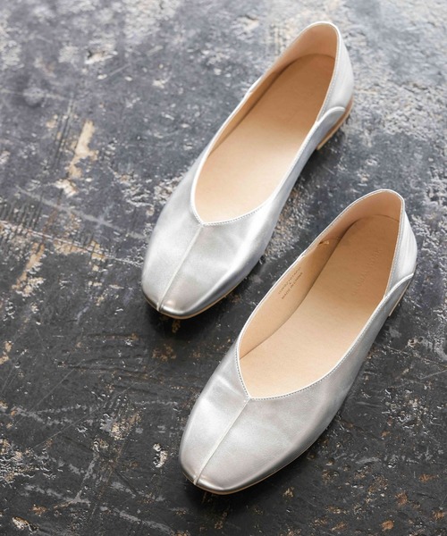 GLOBAL WORK(グローバルワーク)の「らくっション撥水バブーシュ/926053(その他シューズ・レディース・ブラック/ダークブラウン/オフホワイト/ブラウン/シルバー/ゼブラ・MEDIUM/LARGE/SMALL)」の6枚目の写真