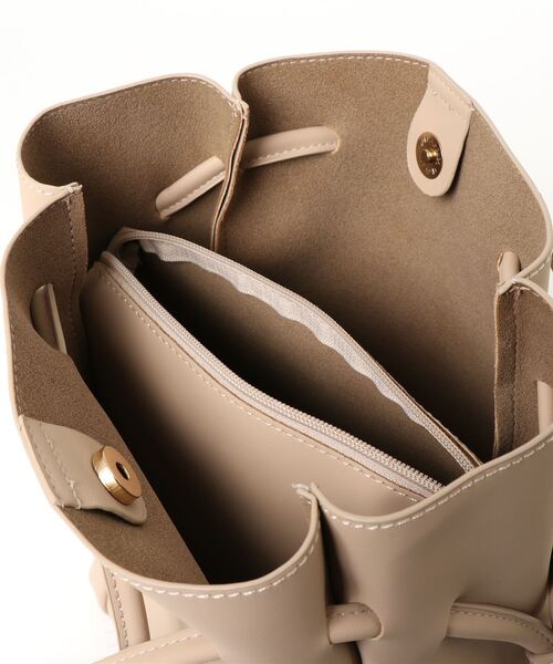 Chillfar（チルファー）の「ニュアンスカラーフェイクレザートートバッグ/インナーポーチ付き（トートバッグ・レディース・ブラック/ベージュ/グリーン・FREE）」の20枚目の写真