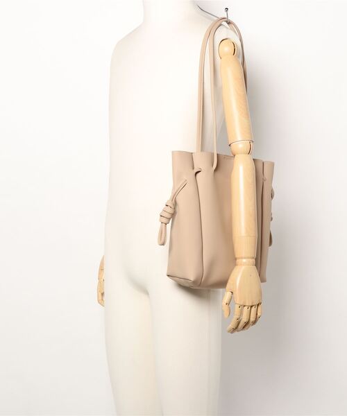 Chillfar（チルファー）の「ニュアンスカラーフェイクレザートートバッグ/インナーポーチ付き（トートバッグ・レディース・ブラック/ベージュ/グリーン・FREE）」の22枚目の写真