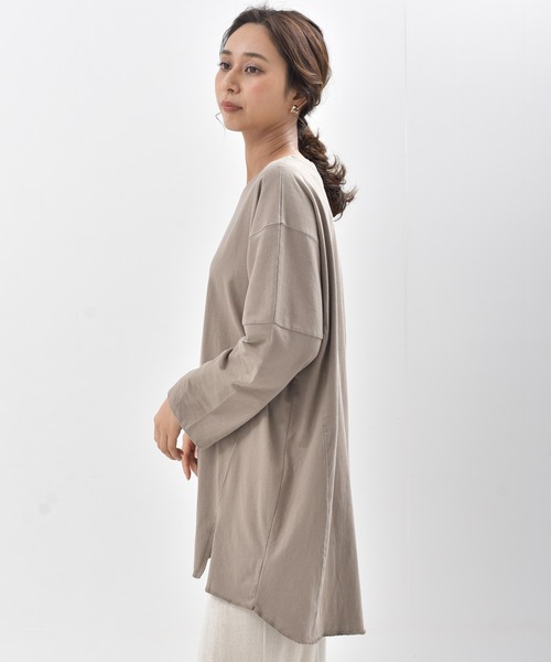 rps(アールピーエス)の「ワイドカットプルオーバー(Tシャツ/カットソー・レディース・チャコールグレー/ブラック/オフホワイト/グレイッシュベージュ・M)」の22枚目の写真