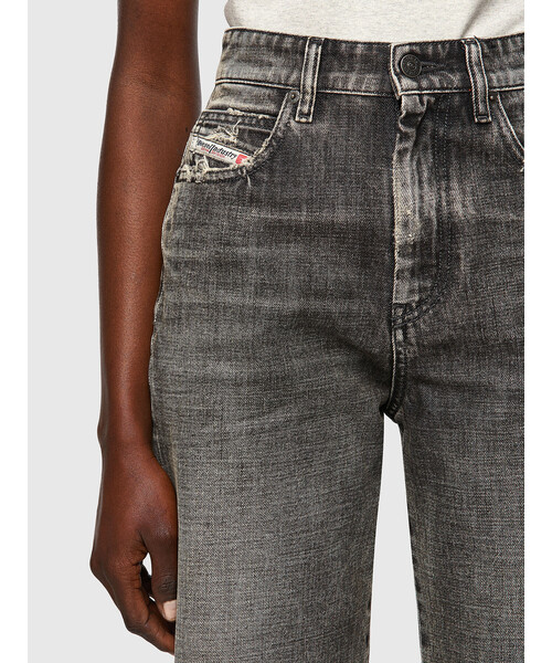 DIESEL(ディーゼル)の「レディース デニム ジーンズ ハーフ ブラックデニム(デニムパンツ・レディース・ブラック・30inch/28inch/24inch/26inch)」の3枚目の写真