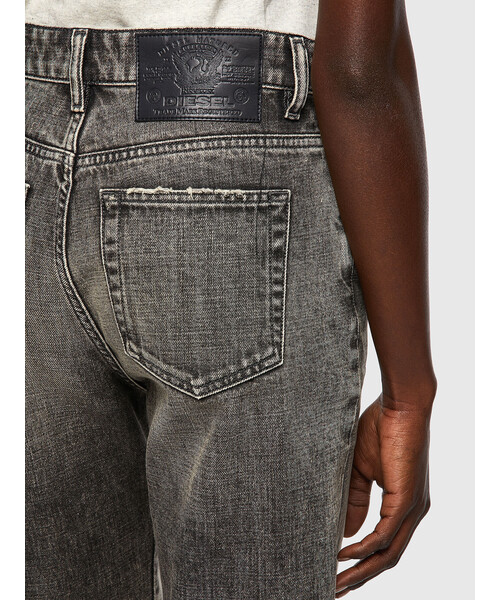 DIESEL(ディーゼル)の「レディース デニム ジーンズ ハーフ ブラックデニム(デニムパンツ・レディース・ブラック・30inch/28inch/24inch/26inch)」の5枚目の写真