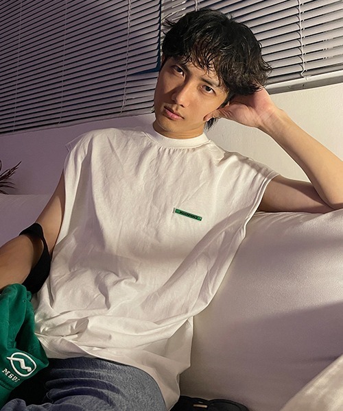 MASONPRINCE（メイソンプリンス）の「【MASONPRINCE】Broad shoulders adhesive label sleeveless t-shirt BX3014（Tシャツ/カットソー・メンズ・ホワイト/ブラック/グレー/グリーン・S/M/L）」の2枚目の写真