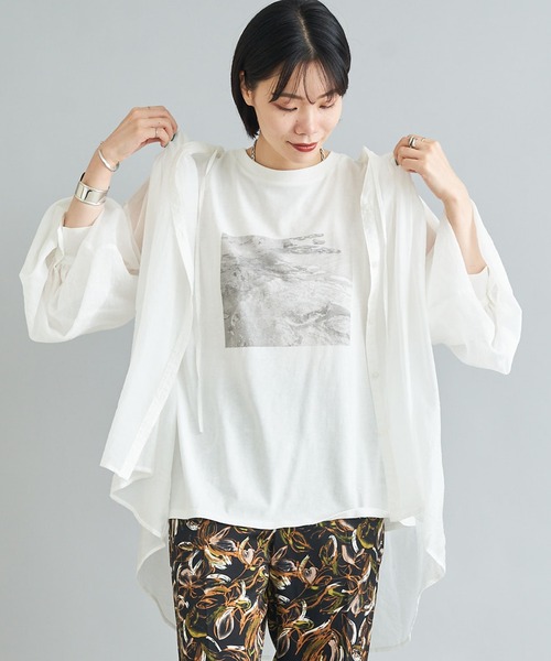 DouDou(ドゥドゥ)の「ギャザーボリュームシャツ(シャツ/ブラウス・レディース・オフホワイト/ブラック/オレンジ・FREE)」の1枚目の写真