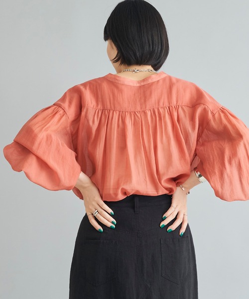 DouDou(ドゥドゥ)の「ギャザーボリュームシャツ(シャツ/ブラウス・レディース・オフホワイト/ブラック/オレンジ・FREE)」の20枚目の写真