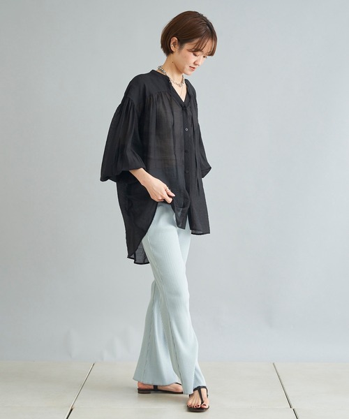 DouDou(ドゥドゥ)の「ギャザーボリュームシャツ(シャツ/ブラウス・レディース・オフホワイト/ブラック/オレンジ・FREE)」の16枚目の写真