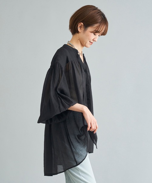 DouDou(ドゥドゥ)の「ギャザーボリュームシャツ(シャツ/ブラウス・レディース・オフホワイト/ブラック/オレンジ・FREE)」の7枚目の写真