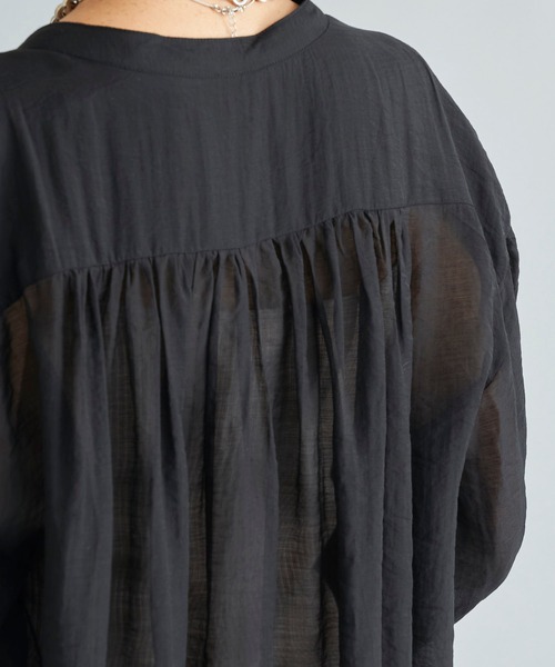 DouDou(ドゥドゥ)の「ギャザーボリュームシャツ(シャツ/ブラウス・レディース・オフホワイト/ブラック/オレンジ・FREE)」の22枚目の写真