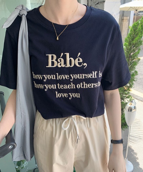ABITOKYO（アビトーキョー）の「カラーロゴ刺繍カットソー（Tシャツ/カットソー・レディース・ホワイト/ライトブルー/ブラック/ベージュ/ネイビー/グレー/ピンク/ホワイト系その他/グリーン・FREE）」の20枚目の写真