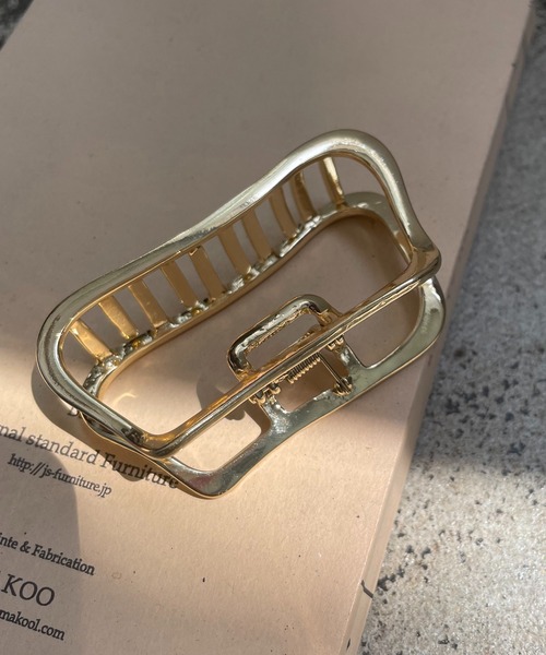 CAPRICIEUX LE'MAGE(カプリシューレマージュ)の「【GOLDY/ゴールディ】ニュアンススクエアヘアクリップ(バレッタ/ヘアクリップ・レディース・ゴールド/シルバー・FREE)」の5枚目の写真